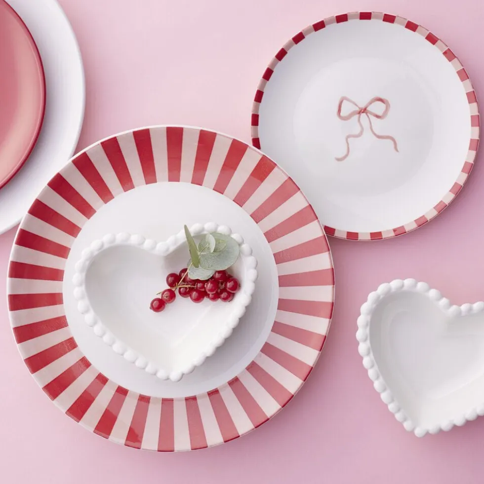 Assiette plate porcelaine motifs noeud et rayures blancs et rouges Ø26,5cm