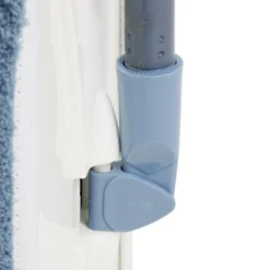 Balai plat gris avec manche en acier et recharge 38x20,5xH120cm