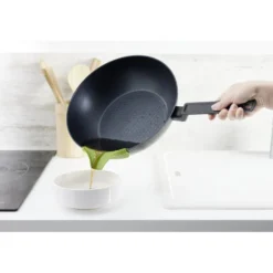 Bec verseur silicone pour poêle
