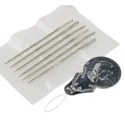 Boîte de 6 aiguilles à broder L12cm