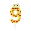 Bougie chiffre 9 cire personnage coeurs jaune et rouge H8,5cm