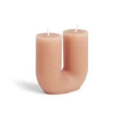 Bougie lettre U marron clair 6x4xH9cm