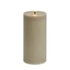 Bougie pilier à LED striée gris Ø7xH15cm