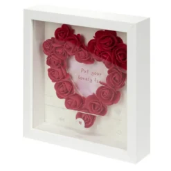 Cadre photo bois blanc avec coeur en roses rouges inscription I Love You 20x20cm