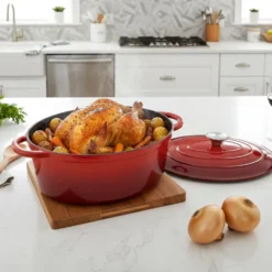 Cocotte ovale 4,3L fonte rouge tous feux dont induction 30x23xH11cm