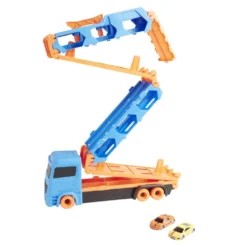 Ensemble camion et ses deux voitures