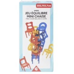 Jeu équilibre des mini chaises en plastique à empiler