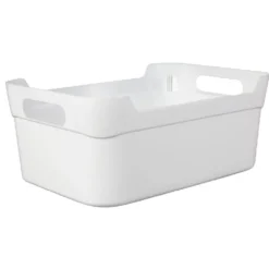 Panière en plastique coloré