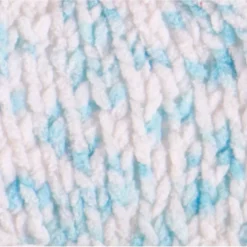 Pelote de fil à tricoter chenille blanc et bleu 120m