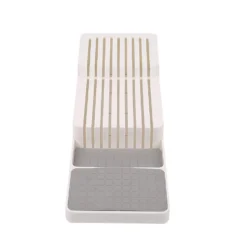 Range couteau gris et blanc