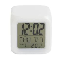 Réveil cube LED multicolore à piles 7,8x7,8x7,8cm
