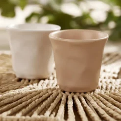 Tasse expresso 10cl forme organique céramique beige Ø6xH6,3cm